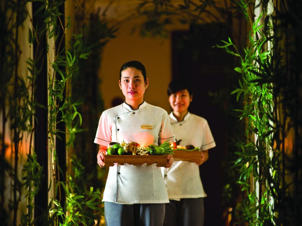 Welcome dinner included – meet your group on night 1!